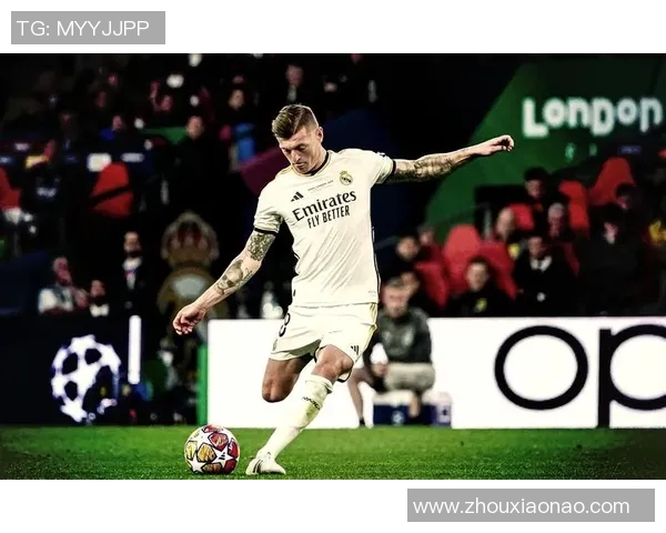 足球巨星风采展：从赛场到传奇，见证巅峰时刻的荣耀与传奇